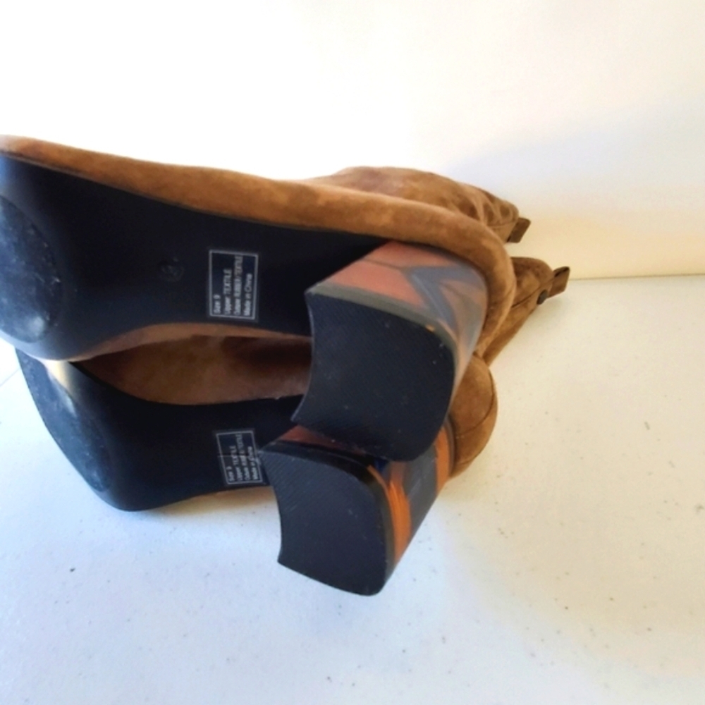 Olivia Miller Unbreak My Heart Boots Size 9 Chunky Heel Pull-on Sueded Bootie - Picture 8 of 13